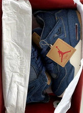 Cargar imagen en el visor de la galería, Jordan 4 Retro Levi&#39;s Denim
