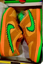 Cargar imagen en el visor de la galería, Nike SB Dunk Low Grateful Dead Bears Orange
