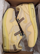 Cargar imagen en el visor de la galería, Nike Air Max 1 Travis Scott Cactus Jack Saturn Gold
