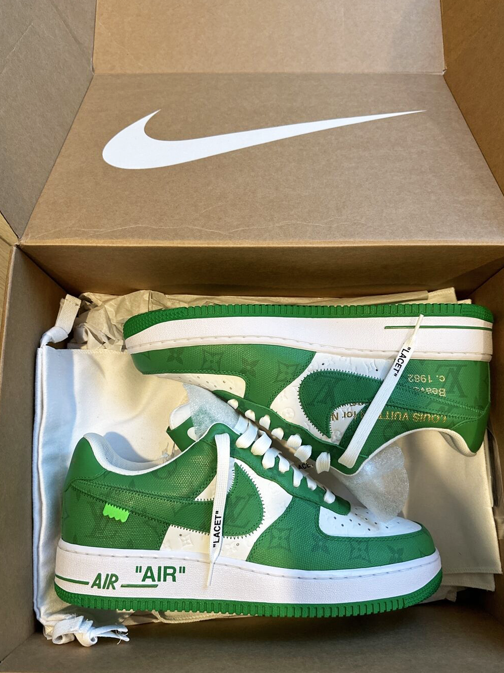 Green nike uptowns best sale