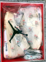 Cargar imagen en el visor de la galería, Jordan 4 Retro Off-White Sail (W)
