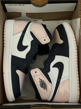 Cargar imagen en el visor de la galería, Jordan 1 Retro High OG Atmosphere (W)
